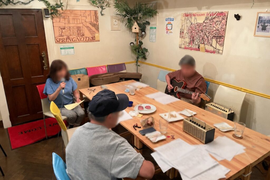 テーブル席を使った貸切利用の雰囲気